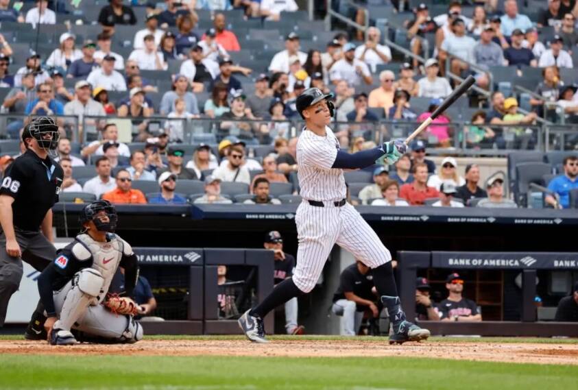 El 22 de agosto, el jonrón solitario de Aaron Judge en la cuarta entrada proporcionó toda la ofensiva que necesitaban los Yankees en su victoria por 6-0 sobre los Guardianes de Cleveland.